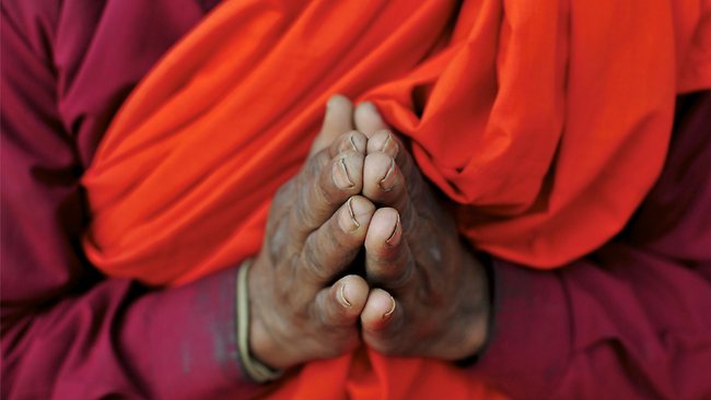 Fake monks? Buddhist leaders warn NYC tourists to be wary