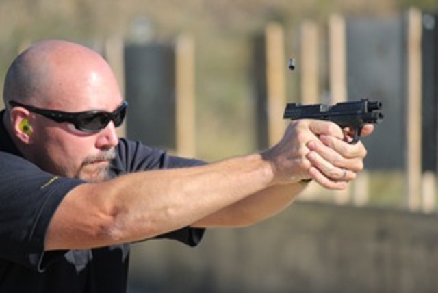 Altair Gun Club To Host Mike Seeklander S Defensive