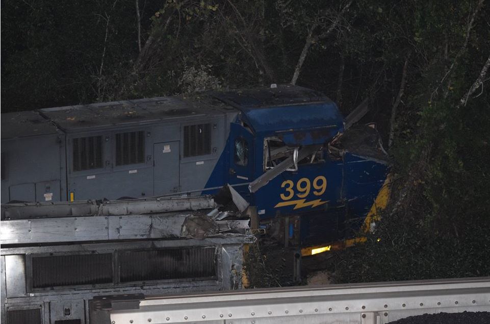 Central Fla. train crash causes 4,000 gallon gas leak