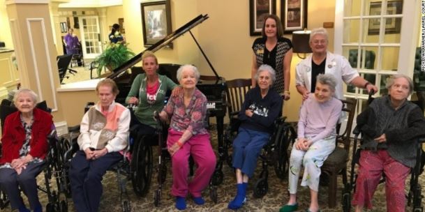 Flooded Texas senior citizens in viral photo are now safe