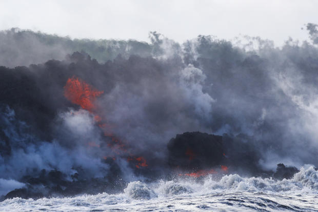 Lava from Hawaii volcano oozes into ocean, creating new toxic hazard ...