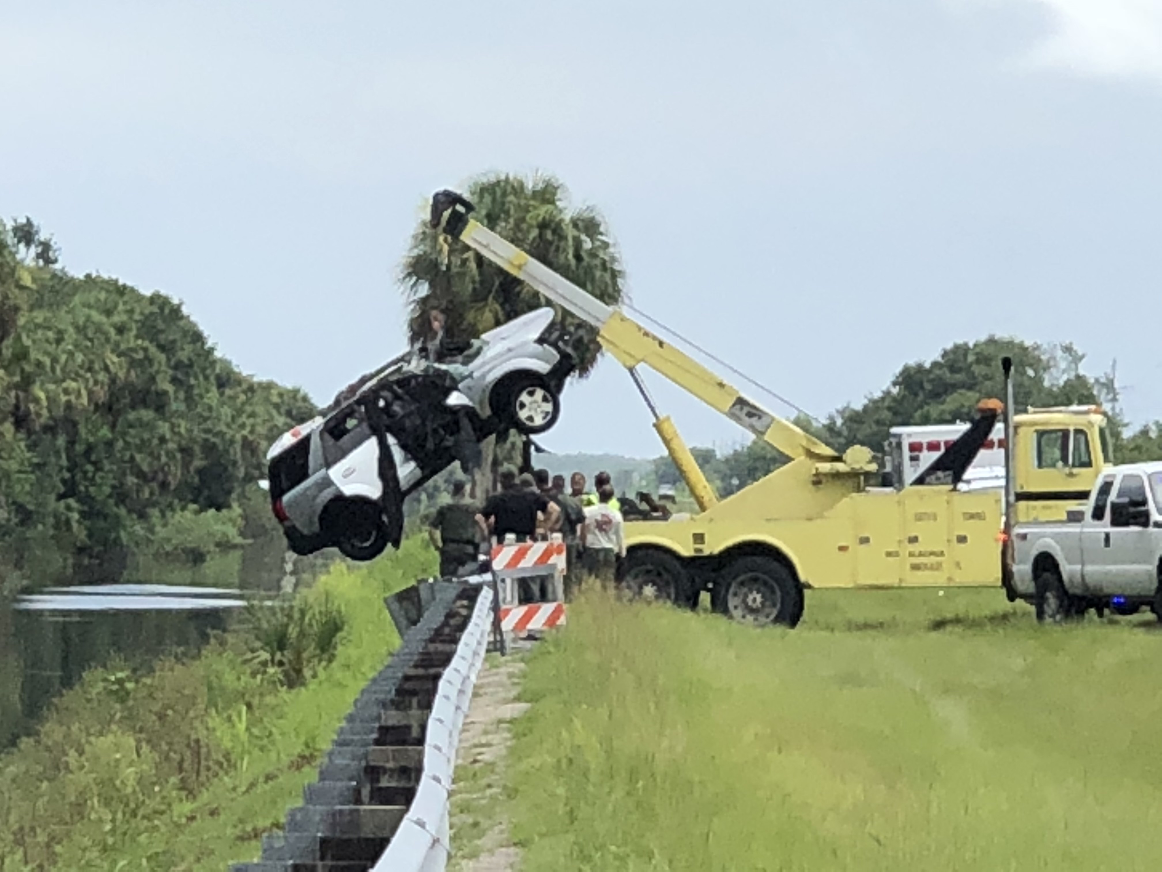 2 people killed after car crashes into canal in Immokalee - WINK News