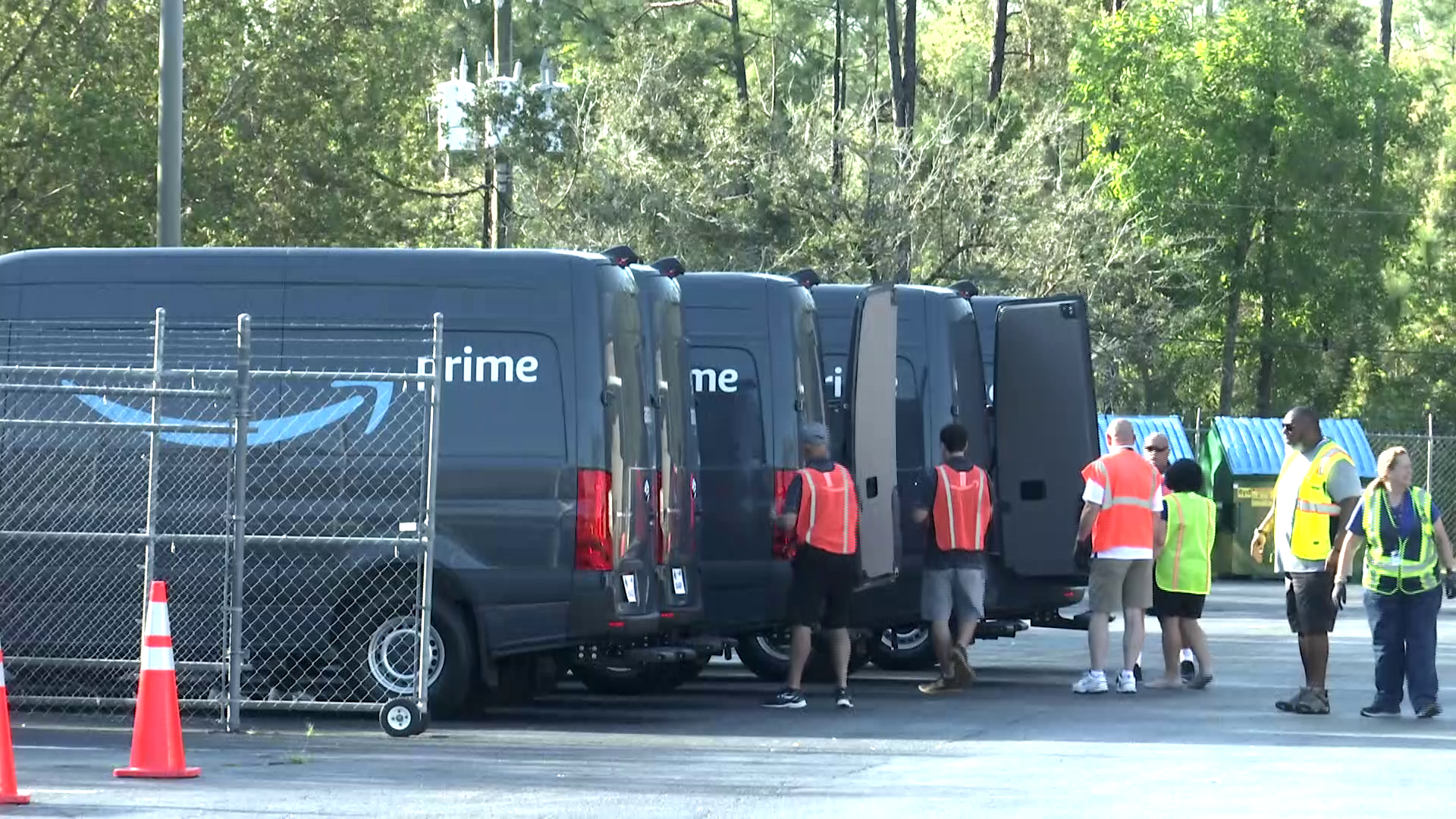 new-amazon-delivery-station-in-lee-county-to-deliver-35k-packages-a-day