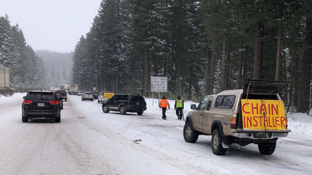 Snow And "bomb Cyclone" Cause Delays For Thanksgiving Travelers