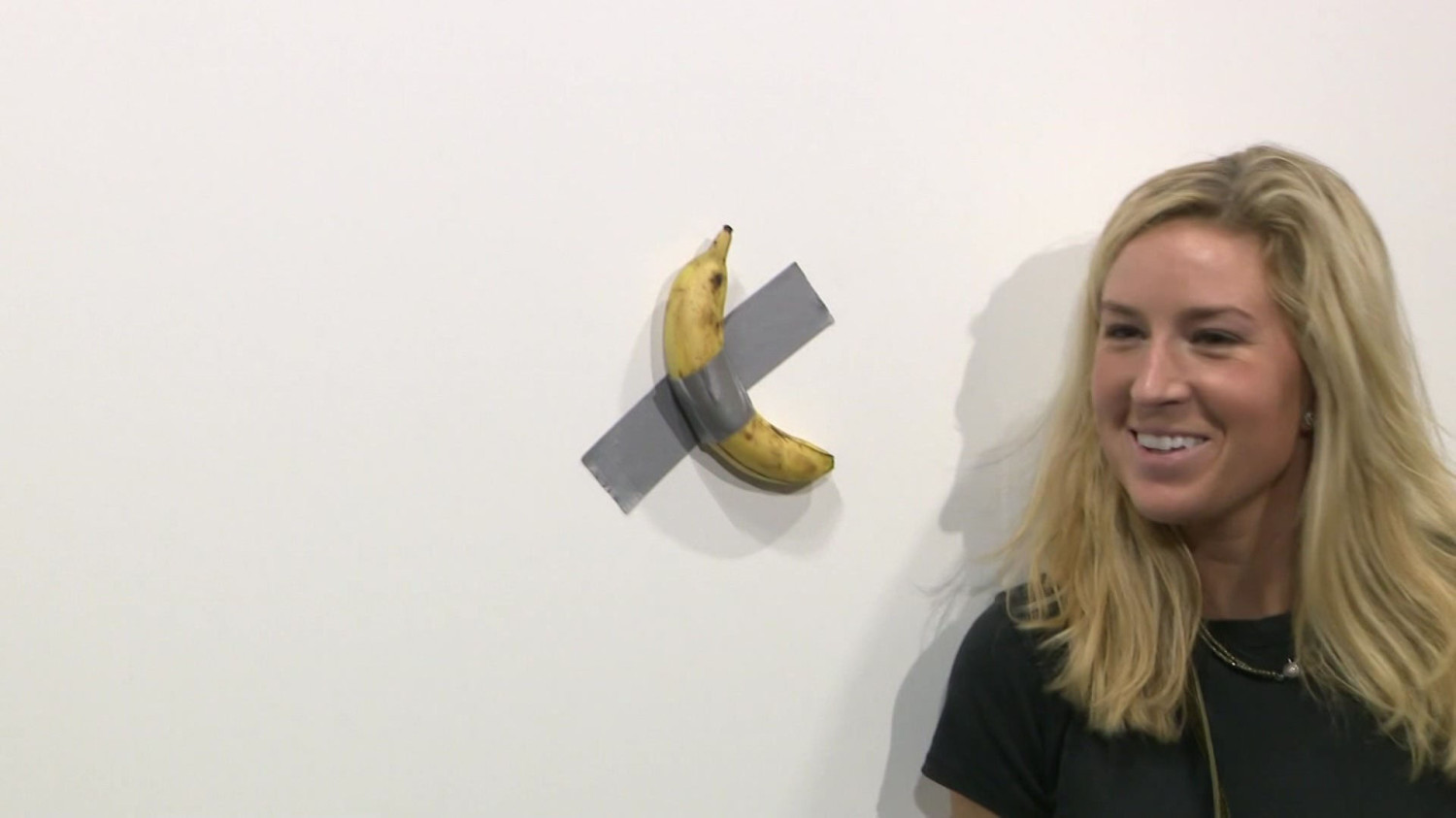 Maurizio Cattelan banana ile ilgili görsel sonucu