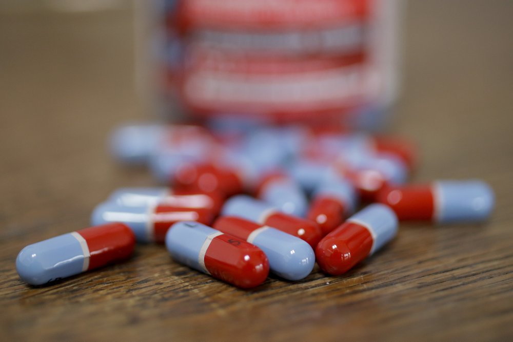 This Dec. 18, 2019 photo shows generic acetaminophen capsules in Santa Ana, Calif. A fight is coming to California over whether to list acetaminophen, one of the world's most common over-the-counter drugs as a carcinogen, echoing recent high-profile battles for things like alcohol and coffee. (AP Photo/Chris Carlson)