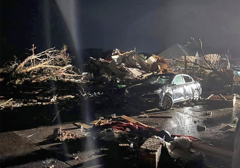 3 dead, 10 injured as North Carolina tornado levels homes