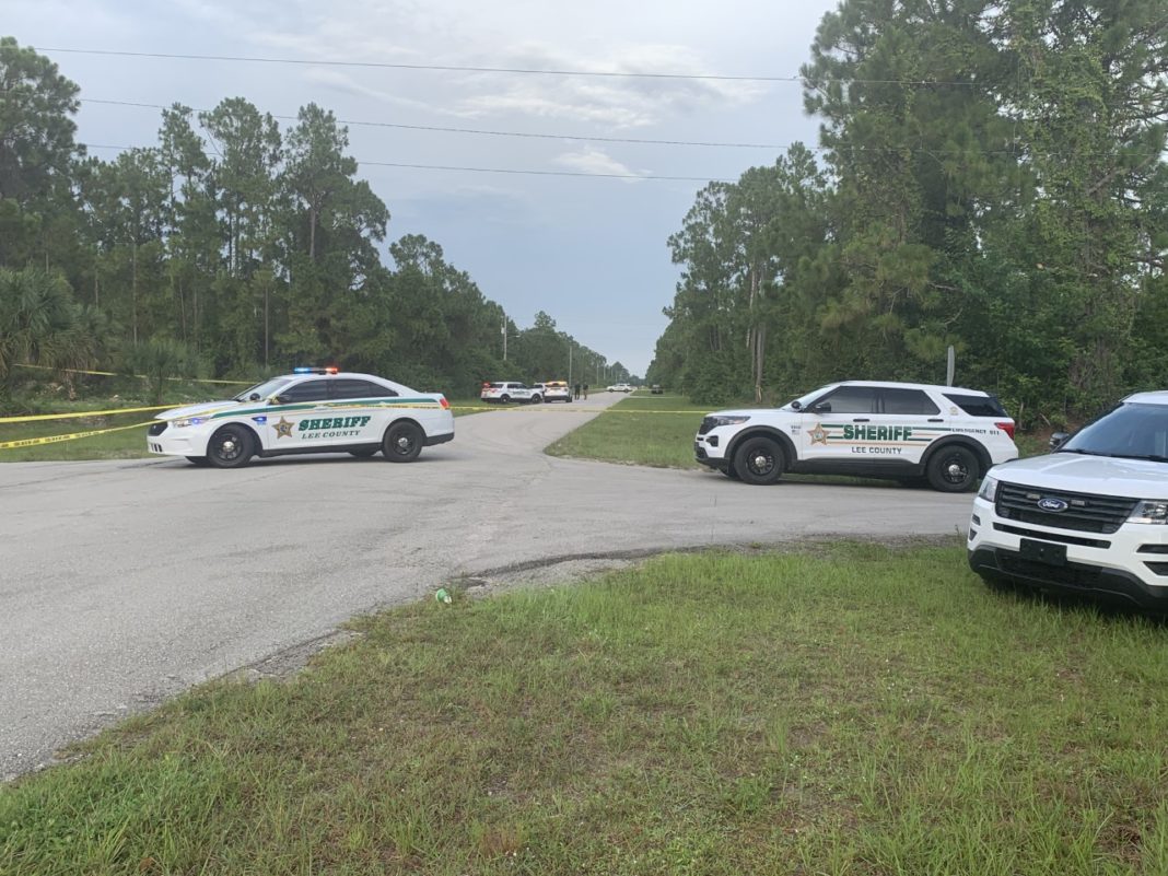 1 killed, 1 injured in Lehigh Acres shooting; suspects on the loose