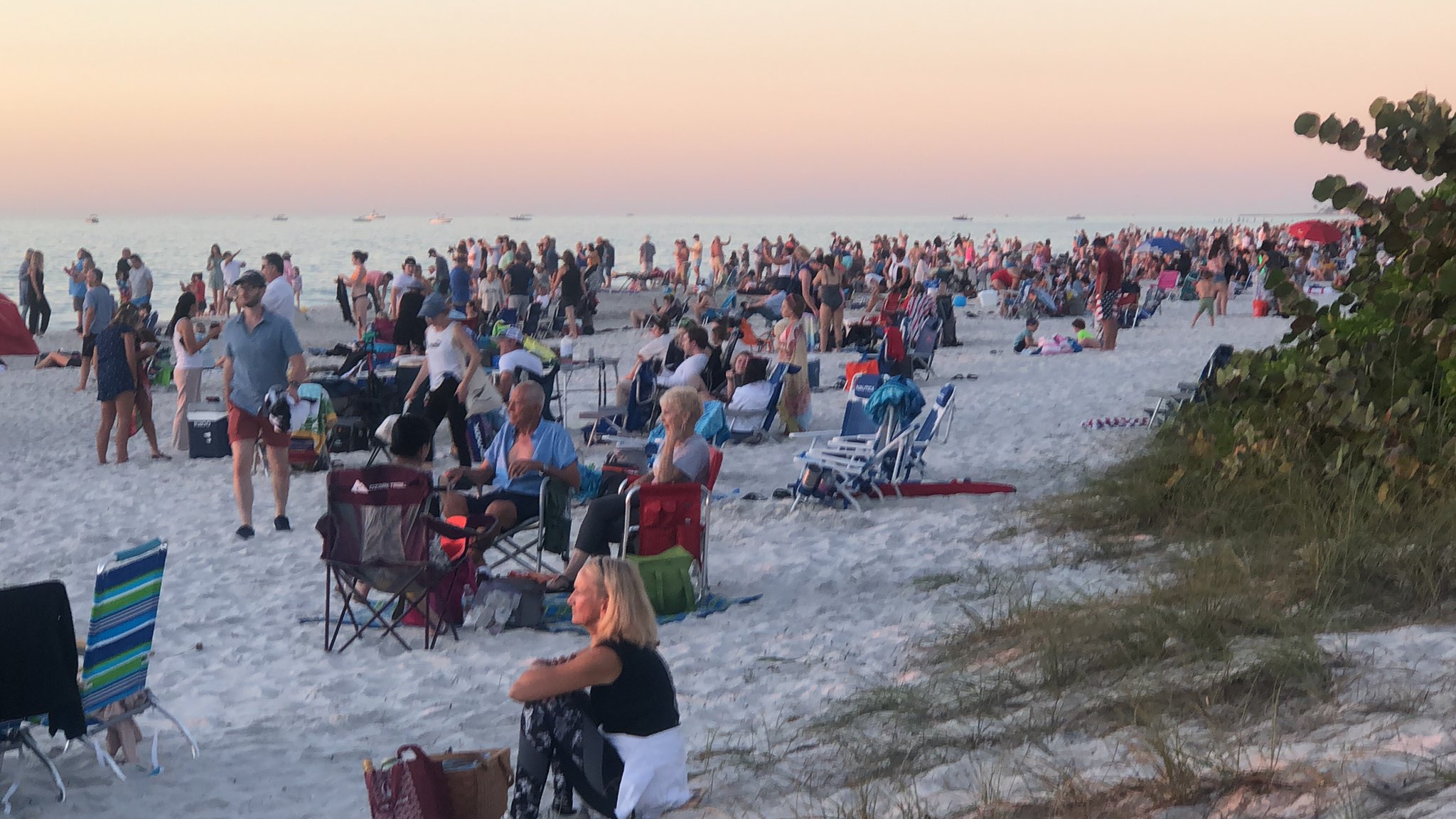 Thousands headed to New Year's Eve celebration in Naples Where to park