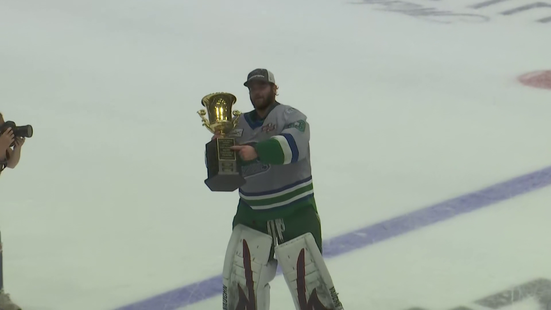 Everblades win the Kelly Cup defeating the Walleye