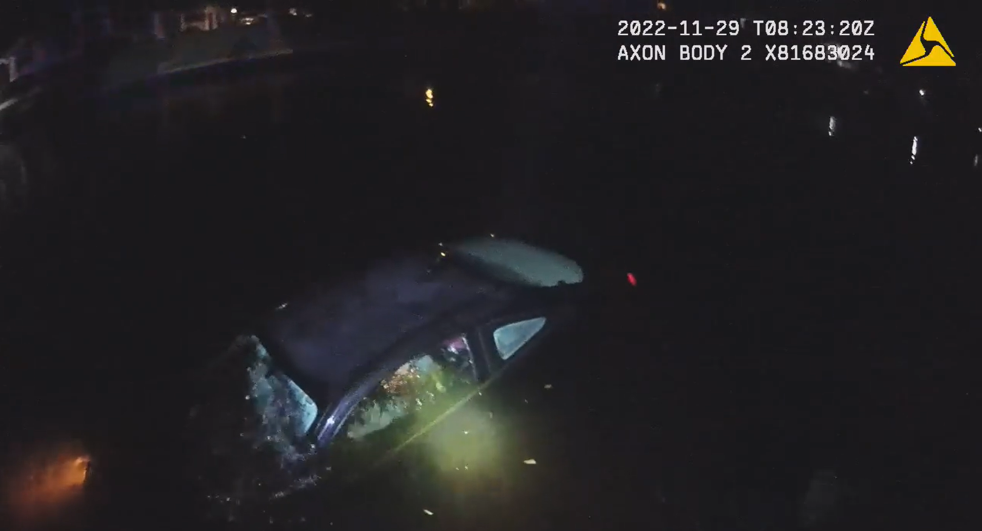 Watch Cape Coral Police Officer Rescues Woman From Car In Canal