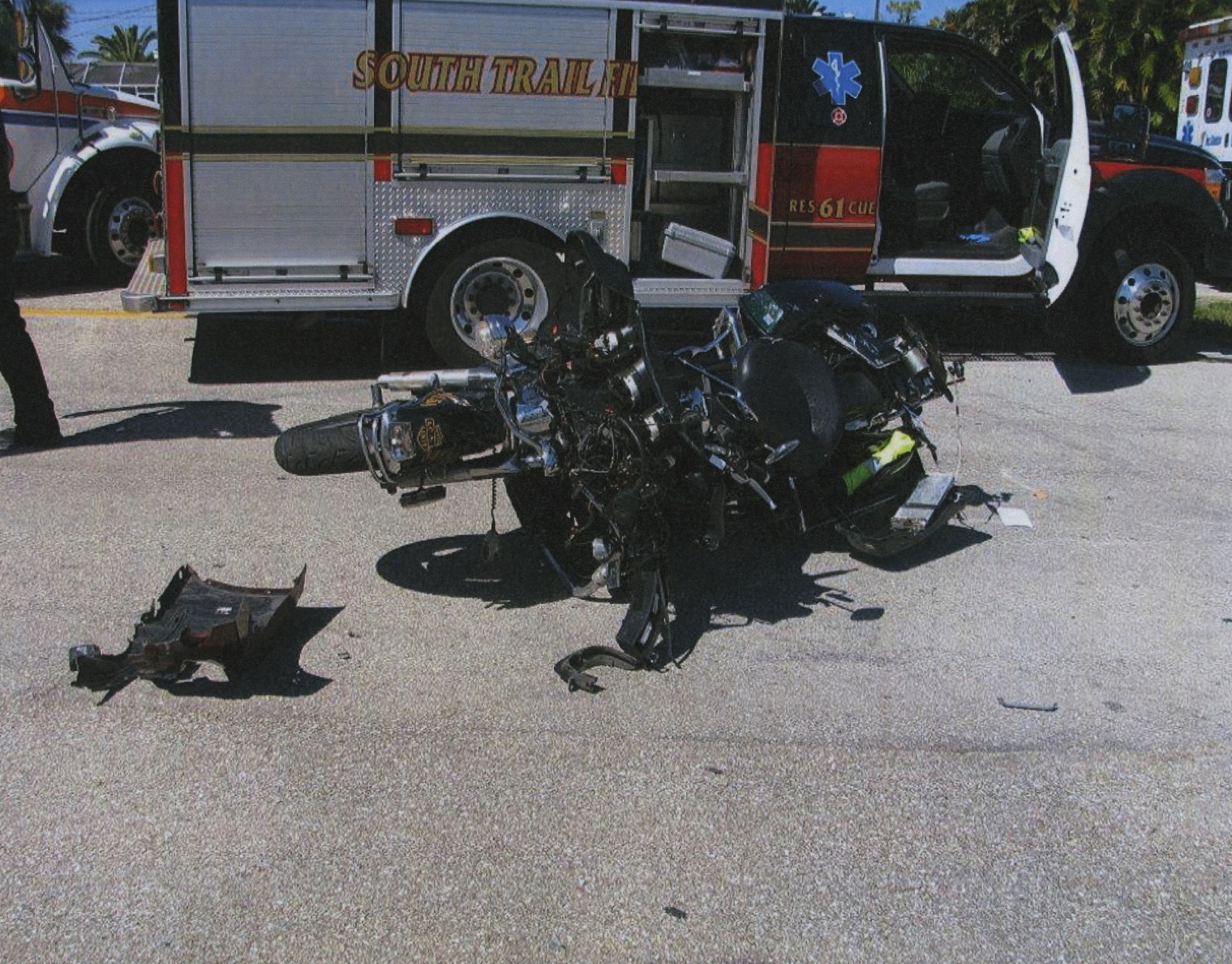 New photos show chaotic scene after 2 LCSO deputies are almost run over